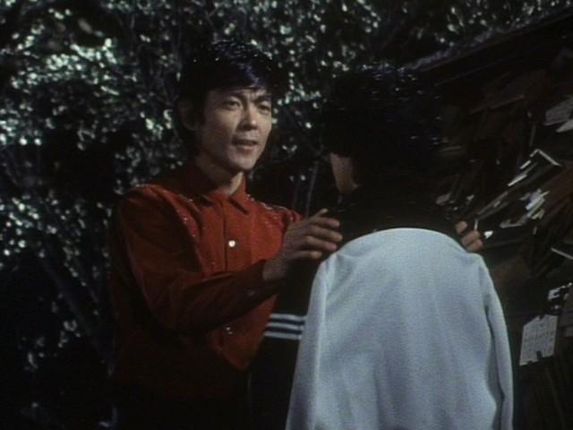 二人の恋人が裁かれる雪の朝