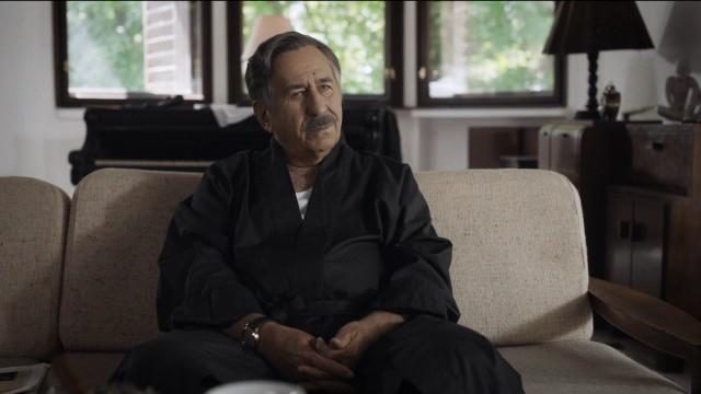 Stăm și ne stă banii