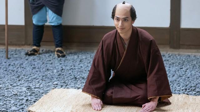 白河の清きに住みかね身上半減