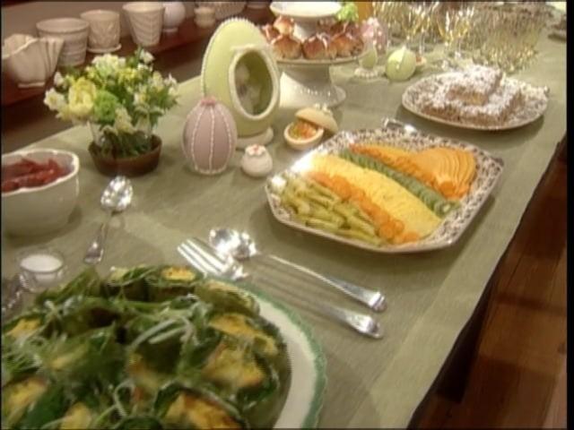 Egg Topiary; Sugar Eggs; Crumb Cake