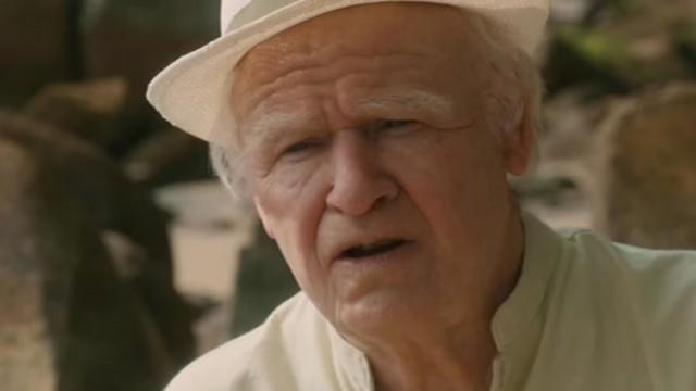 Extramaterial - 100 åringen