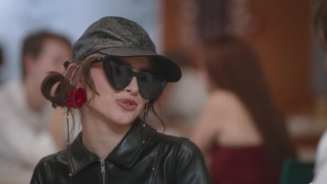 Tienes que ser mi novia