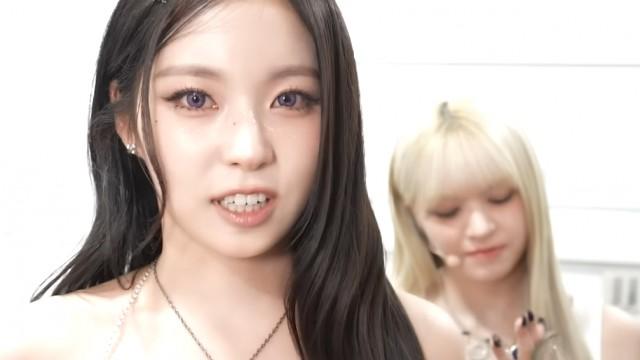 'Blue Valentine' Music Show 2nd Week Behind