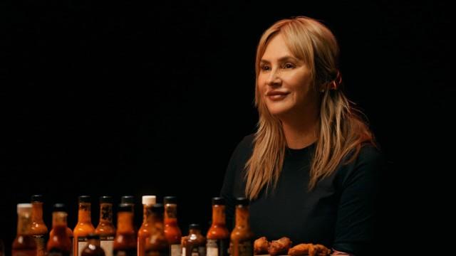 Anne-Marie Losique: ailes et confidences