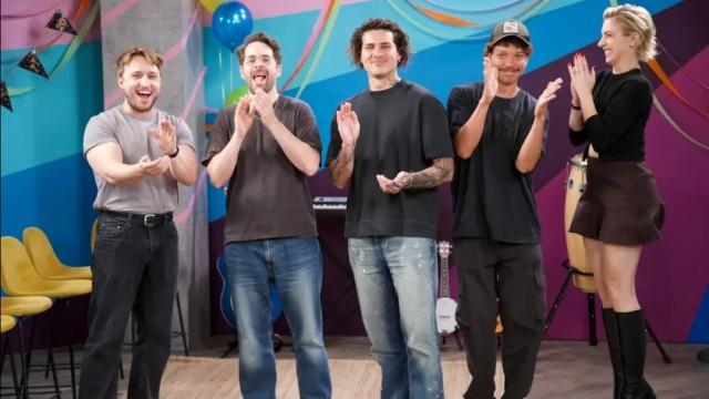 Try Not To Laugh Challenge - Smosh 20th Anniversary Crew Gauntlet