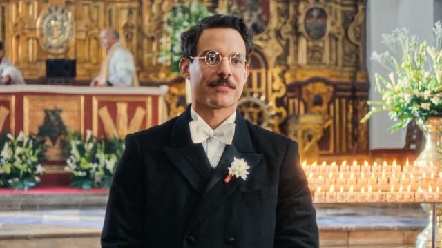 Chiles in Walnut Sauce