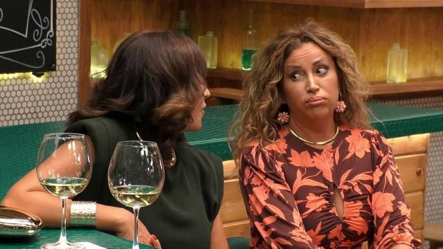 2237 - Dos hermanas, dos citas, ¿un mismo amor?