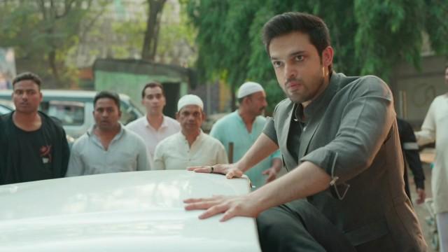 Mahid Strikes Ayesha's Beau