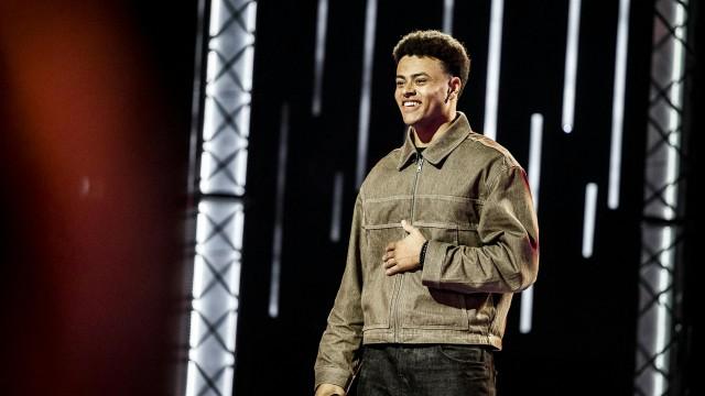 First 'Six Chair Challenge'