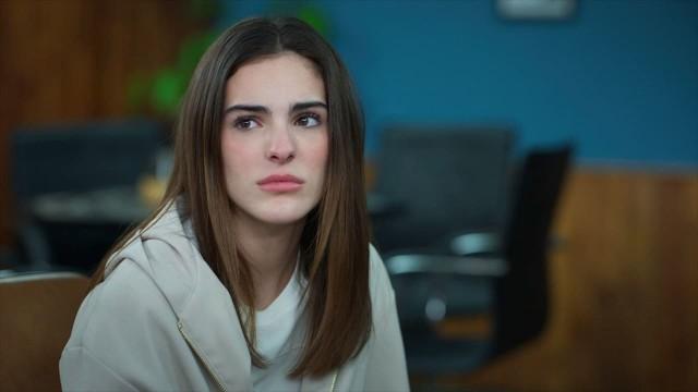 Aura queda suspendida