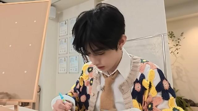 Nine Unique Personalities, Nine Distinct Styles: Drawing Roses