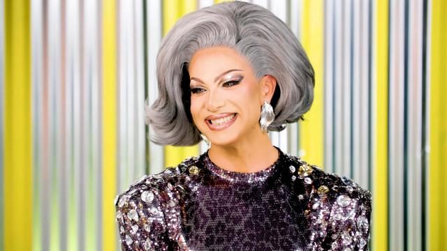 Bianca Del Rio & Alexis Michelle Snatch It Out (S18E08)