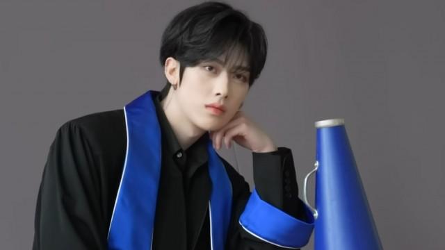 Special Limited Album [RE-FLOW] Jacket Behind