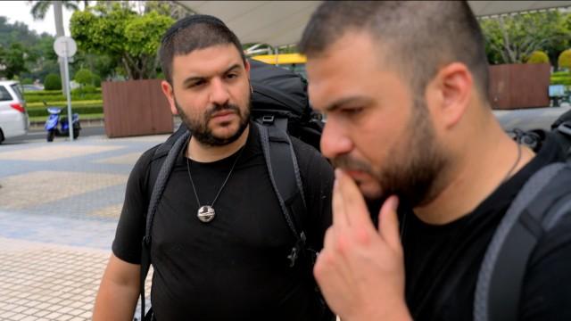 נוחתים במקאו