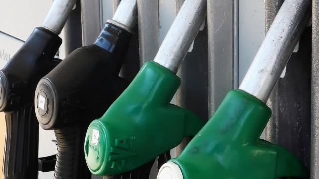 ¿Quién se hace rico cuando echamos gasolina?