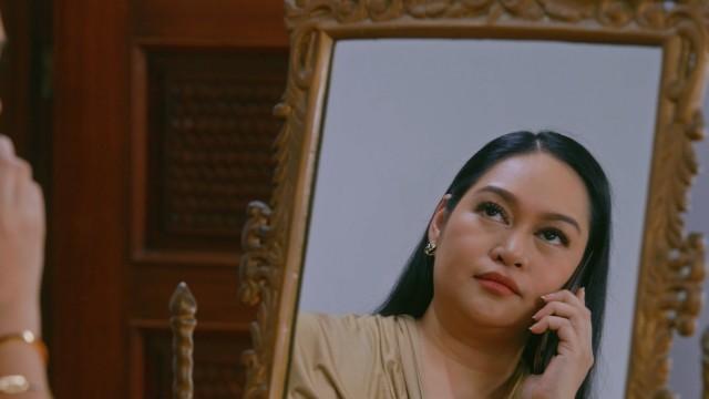 Darius discovers Melania and Via's secret