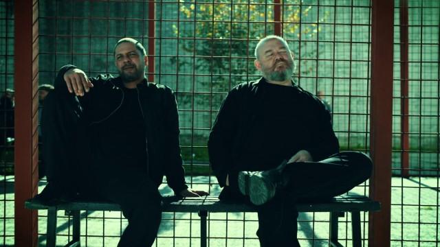 Oamenii e loc să încapă toată lumea