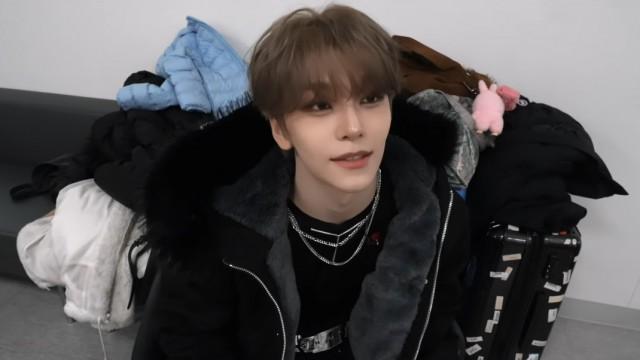 Untitled_09: Debut Show Practice & Stage