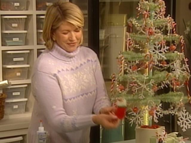 Holiday Fun for Kids: Pipe Cleaner Ornaments; Gumdrop Wreath