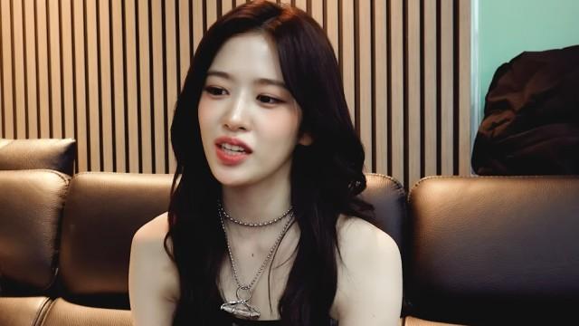 THE 2ND ALBUM 'REVIVE+' SHOWCASE BEHIND