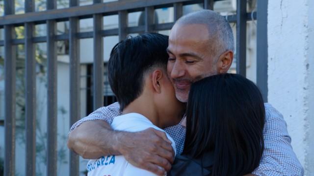 Raúl se reencuentra con su familia