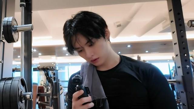 [Lee Know] LEE KNOW LOG 12