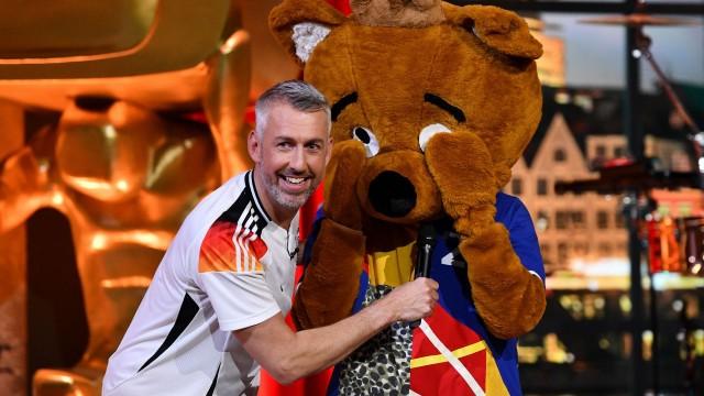 EM total: Puffi im Fußballfieber