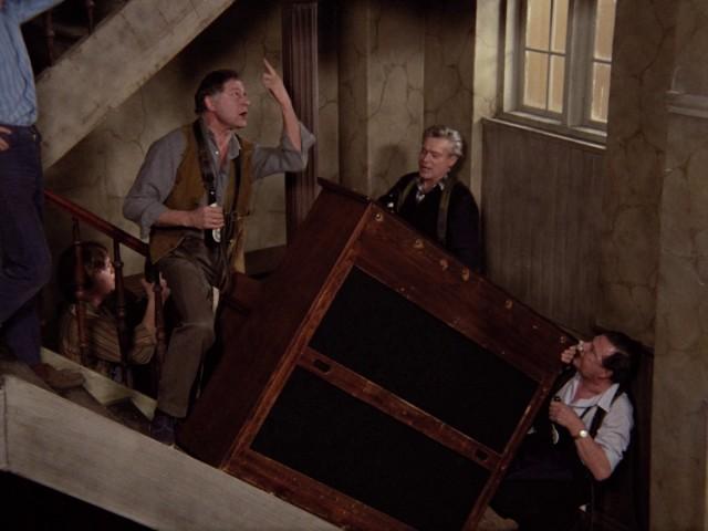 The pianos meet
