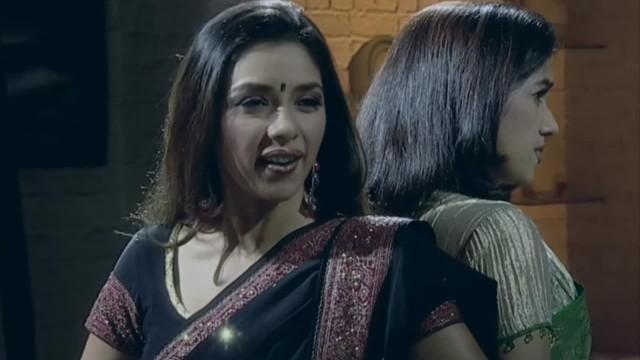Maya, Monisha and Antakshari