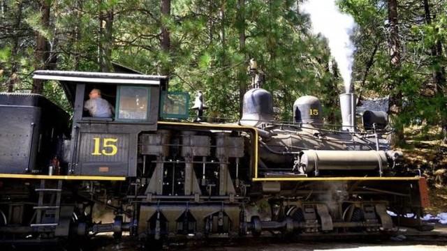 Donnergrollen in den Bergen - Waldbahnen in Kalifornien