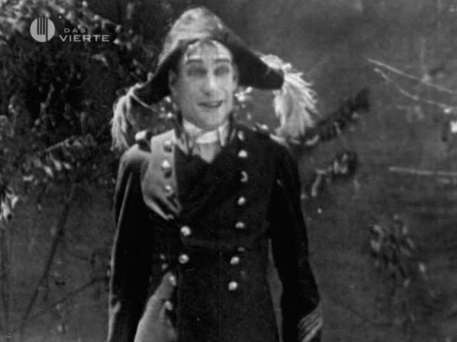 Lee Moran in - Eddie als Soldat