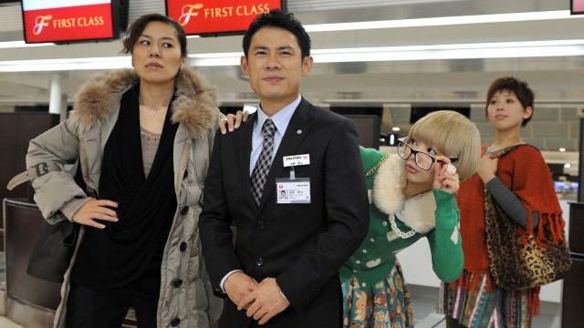夜の空港で大捜索!消えたハワイ客