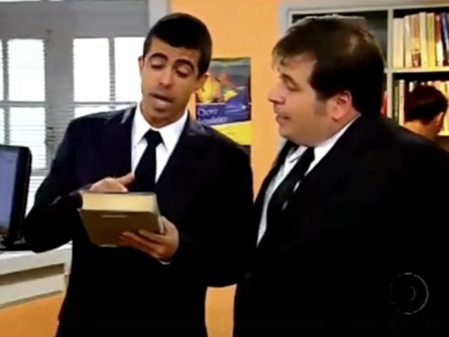 Quem Não se Comunica, se Trumbica