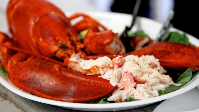Harbor Hideaway & Lobster Garage