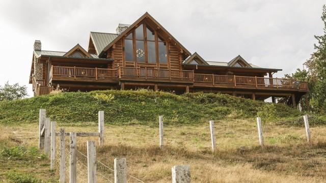 Cascade Range Cabin Hunt