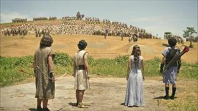 No campo de batalha, Nabucodonosor ordena que seu exército ataque os egípcios