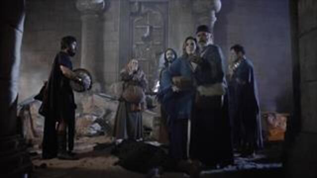 Dinah e Uriel morrem durante a invasão de Jerusalém