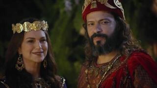 Joana vê Asher voltando para a Babilônia