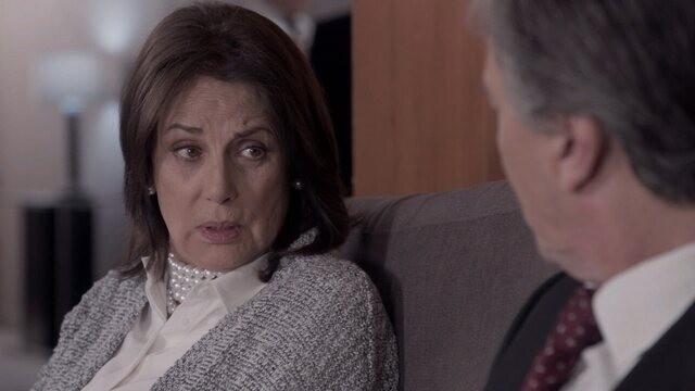 Regina se entera que Cecilia es su hermana