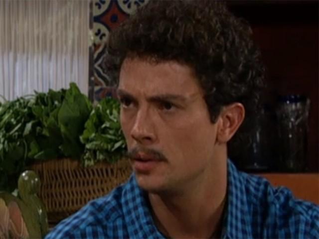 Carmelo engaña a Lucrecia