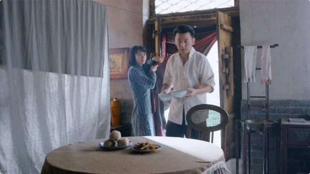 组织安排白灵和鹿兆鹏假扮夫妻