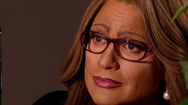 Helena le confiesa su amor a Juan Carlos
