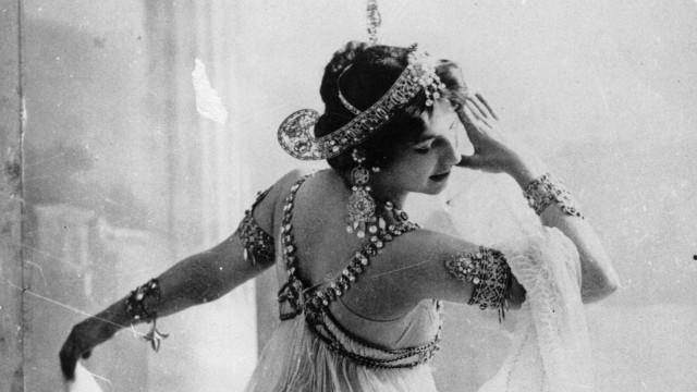 Mata Hari - Die schöne Spionin