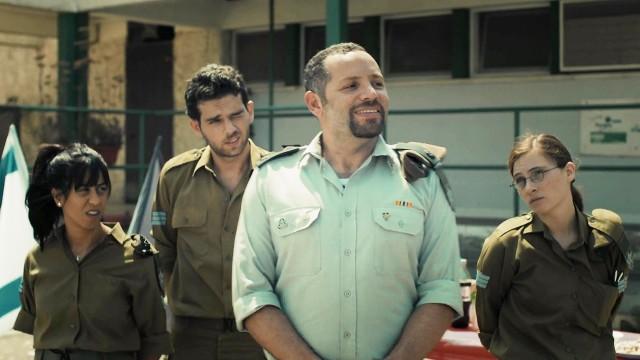 להיות הענקית