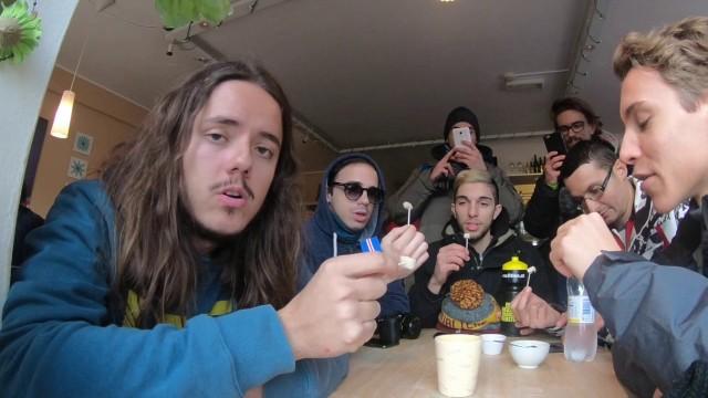 abbiamo mangiato lo squalo marcio in Islanda