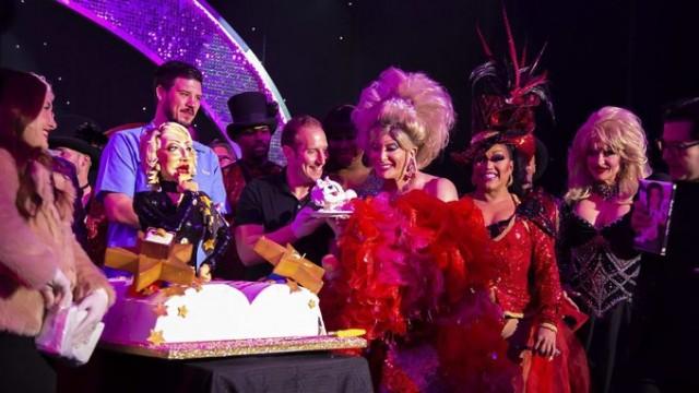 Kung Fu Dragon, Divas and Ultimate Garden Cake