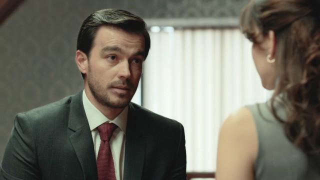 Pablo le expresa sus sentimientos a Julia