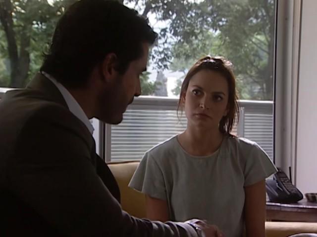 Lucía le confiesa a Florencia que es hija de Paulina y Eusebio