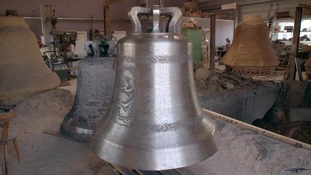 Wie man eine Glocke gießt