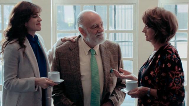 El papá de Julia compra la casa de María Cristina